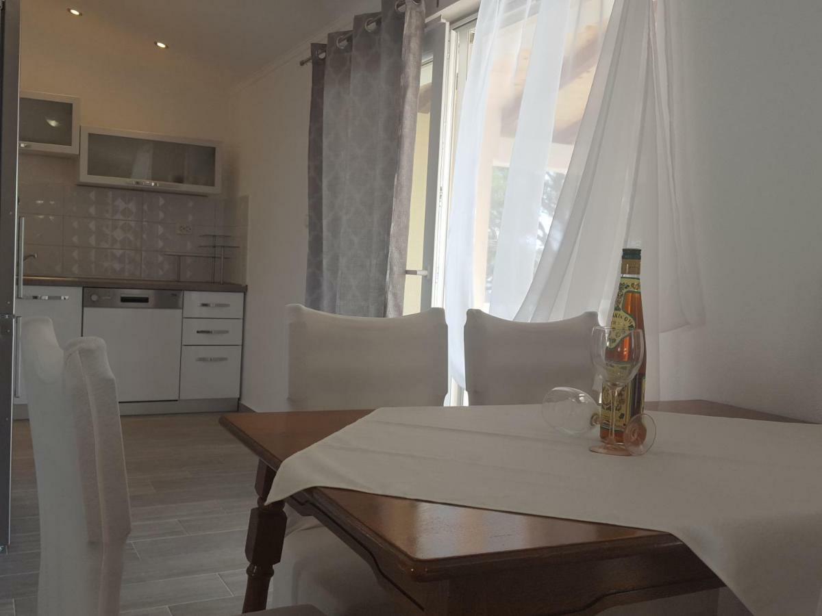 Apartmani Slavica Ραμπ Εξωτερικό φωτογραφία