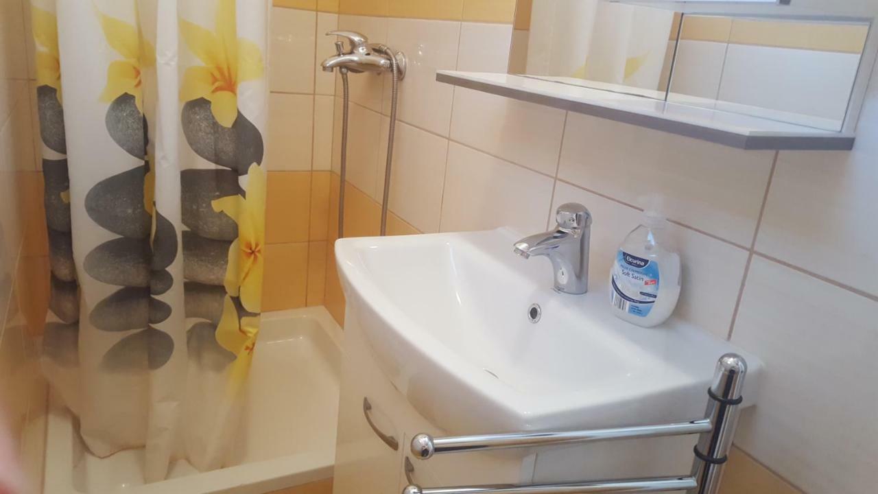 Apartmani Slavica Ραμπ Εξωτερικό φωτογραφία