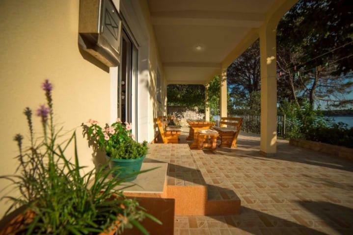 Apartmani Slavica Ραμπ Εξωτερικό φωτογραφία